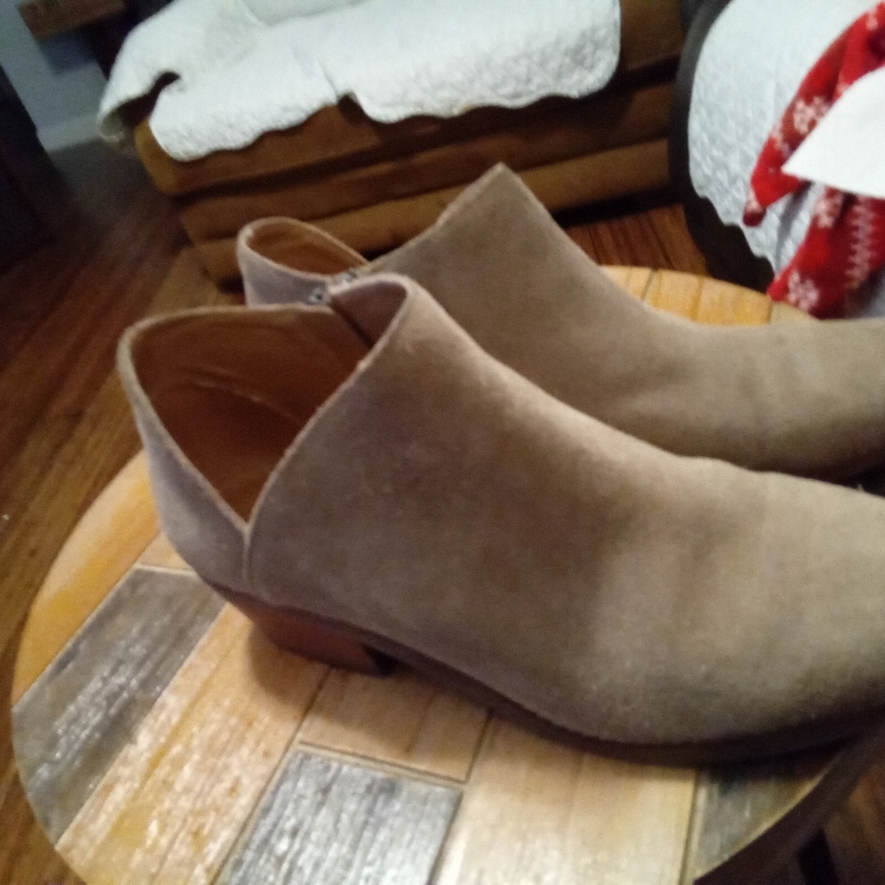 Lucky Brand Frankela Tan Suede Ankle Boots Size 9.5 - Picture 16 of 16